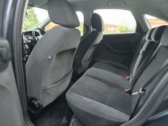 FORD FOCUS 1.6 Ghia Hatchback 5dr Petrol Automatic (184 g/km 99 bhp)