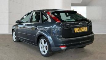 FORD FOCUS 1.6 Ghia 5dr Auto