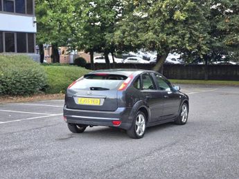 FORD FOCUS 1.6 Ghia 5dr Auto
