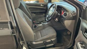 FORD FOCUS 1.6 Sport 5dr Auto