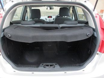 FORD FIESTA 1.25 Style + 5dr [82]
