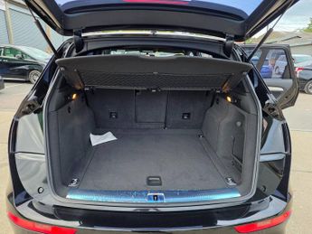 AUDI Q5 S Line