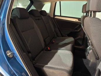 VOLKSWAGEN TIGUAN 2.0 TDi 150 4Motion SE 5dr DSG