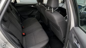 FORD FOCUS 1.6 125 Titanium Navigator 5dr Powershift