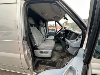 FORD TRANSIT Medium Roof Van Trend TDCi 125ps