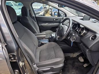 PEUGEOT 5008 1.6 e-HDi Allure 5dr EGC