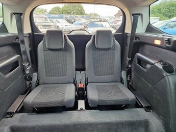 PEUGEOT 5008 1.6 e-HDi Allure 5dr EGC