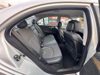 MERCEDES-BENZ E CLASS E220 CDI Avantgarde 4dr Tip Auto