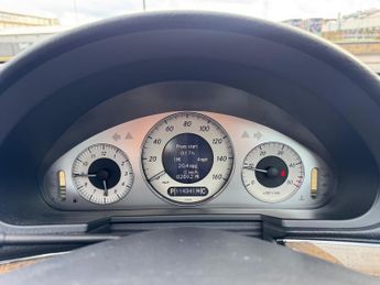 MERCEDES-BENZ E CLASS E220 CDI Avantgarde 4dr Tip Auto