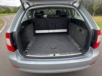 SKODA SUPERB 2.0 TDI CR 170 Elegance 5dr DSG
