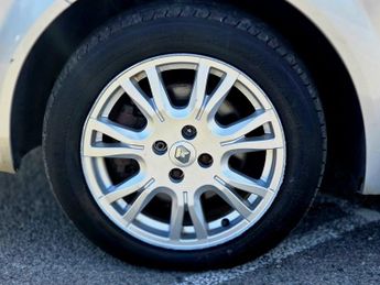 RENAULT MEGANE 1.6 VVT Privilege 5dr Auto [Euro 4]