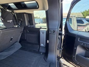 LAND ROVER DEFENDER 2.0 D240 HSE 110 5dr Auto