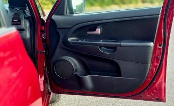 KIA VENGA 1.6 2 Auto Euro 5 5dr