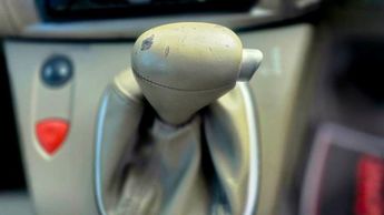 RENAULT MEGANE 1.6 VVT Privilege 5dr Auto [Euro 4]