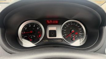RENAULT CLIO 1.2 16V Dynamique 5dr