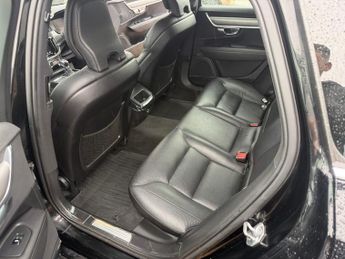 VOLVO V90 2.0 D4 Momentum Plus 5dr Geartronic