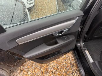 VOLVO V90 2.0 D4 Momentum Plus 5dr Geartronic