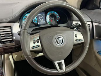 JAGUAR XF 3.0d V6 Portfolio 4dr Auto