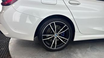 BMW 3 SERIES 2.0 330e 12kWh M Sport Saloon 4dr Petrol Plug-in Hybrid Auto Eur