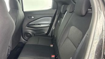 NISSAN JUKE 1.0 DIG-T N-Connecta SUV 5dr Petrol DCT Auto Euro 6 (s/s) (114 p