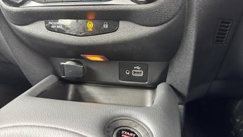 NISSAN JUKE 1.0 DIG-T N-Connecta SUV 5dr Petrol DCT Auto Euro 6 (s/s) (114 p
