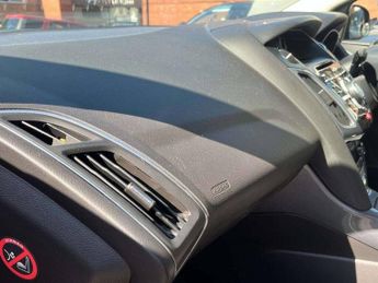 FORD FOCUS 1.0T EcoBoost Titanium Hatchback 5dr Petrol Manual Euro 5 (s/s) 