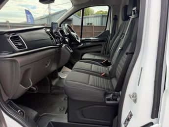FORD TRANSIT CUSTOM 2.0 EcoBlue 170ps Low Roof Limited Van Auto