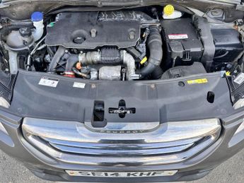 PEUGEOT 2008 1.6 e-HDi Allure 5dr EGC