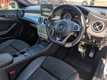 MERCEDES-BENZ GLA GLA 220d 4Matic AMG Line 5dr Auto [Prem Plus]