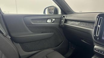 VOLVO XC40 Recharge 69kWh Core SUV 5dr Electric Auto (231 ps)