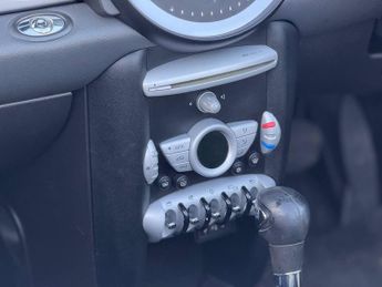 MINI CONVERTIBLE 1.6 Cooper 2dr Auto