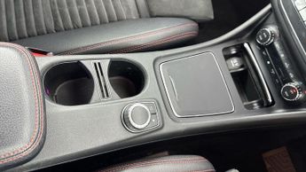 MERCEDES-BENZ GLA 1.6 GLA200 AMG Line (Premium) SUV 5dr Petrol 7G-DCT Euro 6 (s/s)
