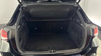 MERCEDES-BENZ GLA 1.3 GLA250e 15.6kWh AMG Line (Executive) SUV 5dr Petrol Plug-in 