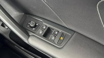 VOLKSWAGEN TIGUAN 2.0 TDI R-Line Tech SUV 5dr Diesel DSG 4Motion Euro 6 (s/s) (150
