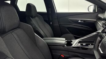 PEUGEOT 3008 1.2 Hybrid 136 Allure Premium+ 5dr e-DSC6
