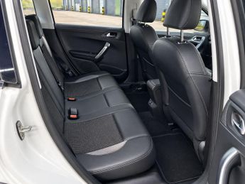 PEUGEOT 2008 1.6 e-HDi Allure 5dr EGC