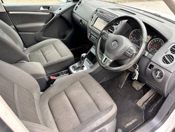 VOLKSWAGEN TIGUAN 2.0 TDi BlueMotion Tech SE 5dr DSG