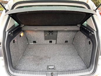VOLKSWAGEN TIGUAN 2.0 TDi BlueMotion Tech SE 5dr DSG
