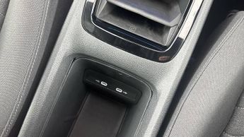 VOLKSWAGEN ID.3 Pro 58kWh Hatchback 5dr Electric Auto (204 ps)