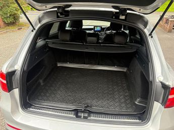 MERCEDES-BENZ GLC GLC 250d 4Matic AMG Line 5dr Auto