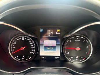 MERCEDES-BENZ GLC GLC 250d 4Matic AMG Line 5dr Auto