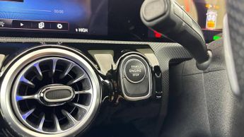 MERCEDES-BENZ CLA 1.3 CLA250e 15.6kWh AMG Line (Premium) Coupe 4dr Petrol Plug-in 