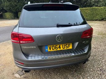 VOLKSWAGEN TOUAREG 3.0 V6 TDI 245 R-Line 5dr Tip Auto