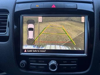 VOLKSWAGEN TOUAREG 3.0 V6 TDI 245 R-Line 5dr Tip Auto