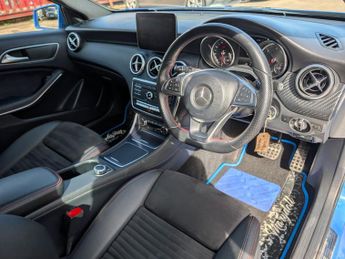 MERCEDES-BENZ A-CLASS A200d AMG Line 5dr Auto