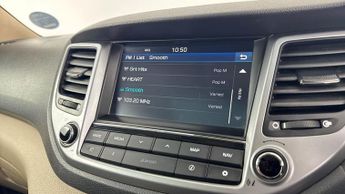 HYUNDAI TUCSON 2.0 CRDi Premium SE SUV 5dr Diesel Auto 4WD Euro 6 (185 ps)