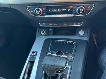 AUDI Q5 40 TDI Quattro S Line 5dr S Tronic