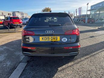 AUDI Q5 40 TDI Quattro S Line 5dr S Tronic