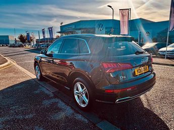 AUDI Q5 40 TDI Quattro S Line 5dr S Tronic