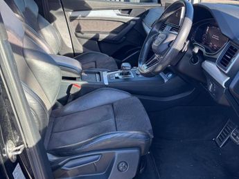 AUDI Q5 40 TDI Quattro S Line 5dr S Tronic